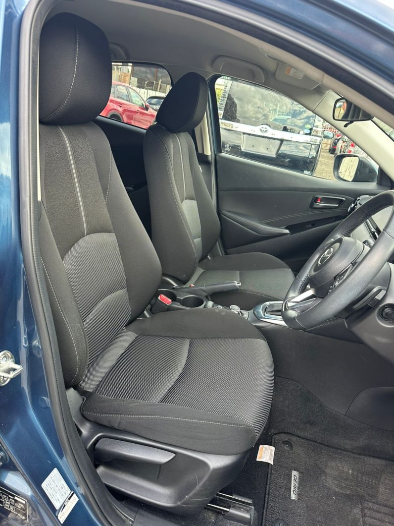 
								MAZDA DEMIO full									