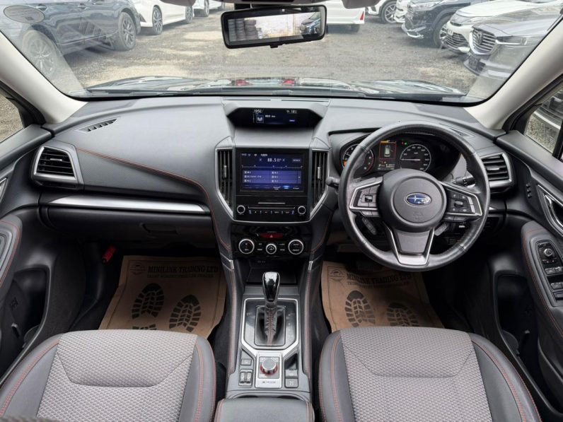 
								Subaru Forester full									