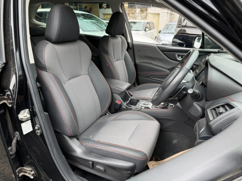
								Subaru Forester full									
