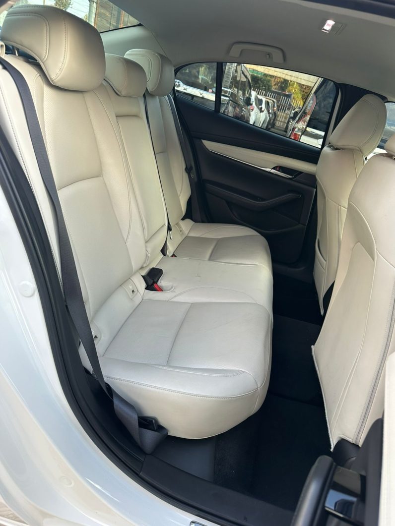 
								MAZDA 3 full									