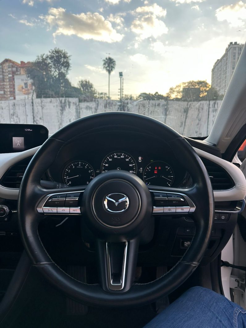 
								MAZDA 3 full									