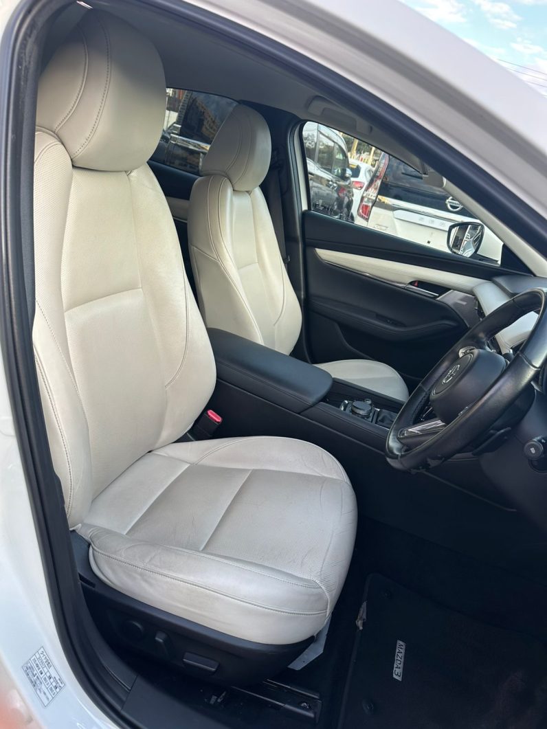 
								MAZDA 3 full									