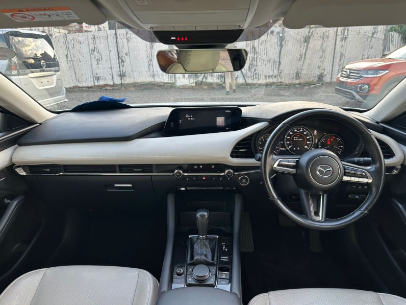 
								MAZDA 3 full									