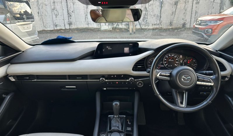 
								MAZDA 3 full									