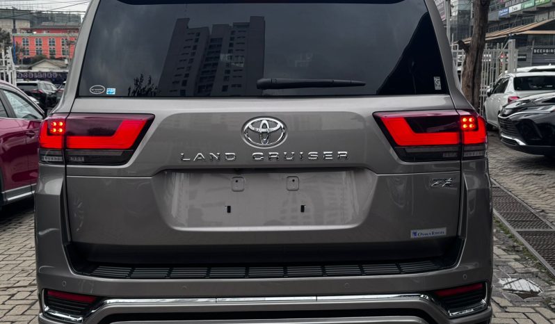 
								land cruiser LC300 ZX full									