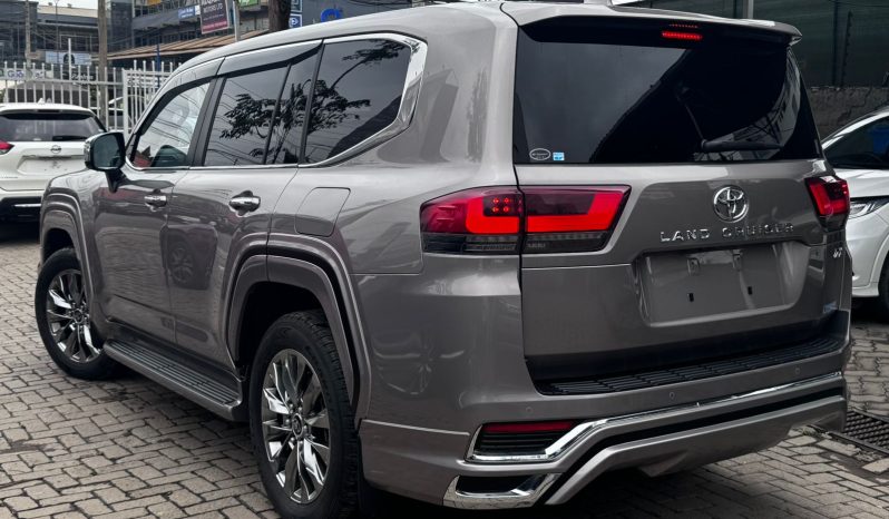 
								land cruiser LC300 ZX full									