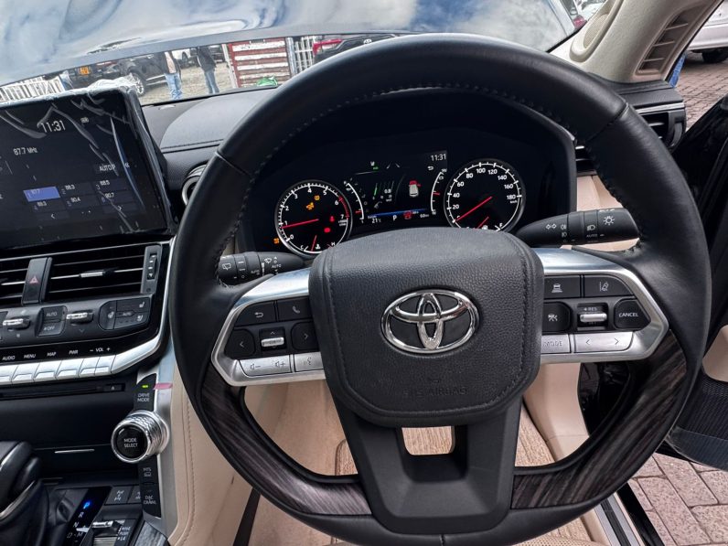 
								Toyota Land Cruiser LC300 ZX full									