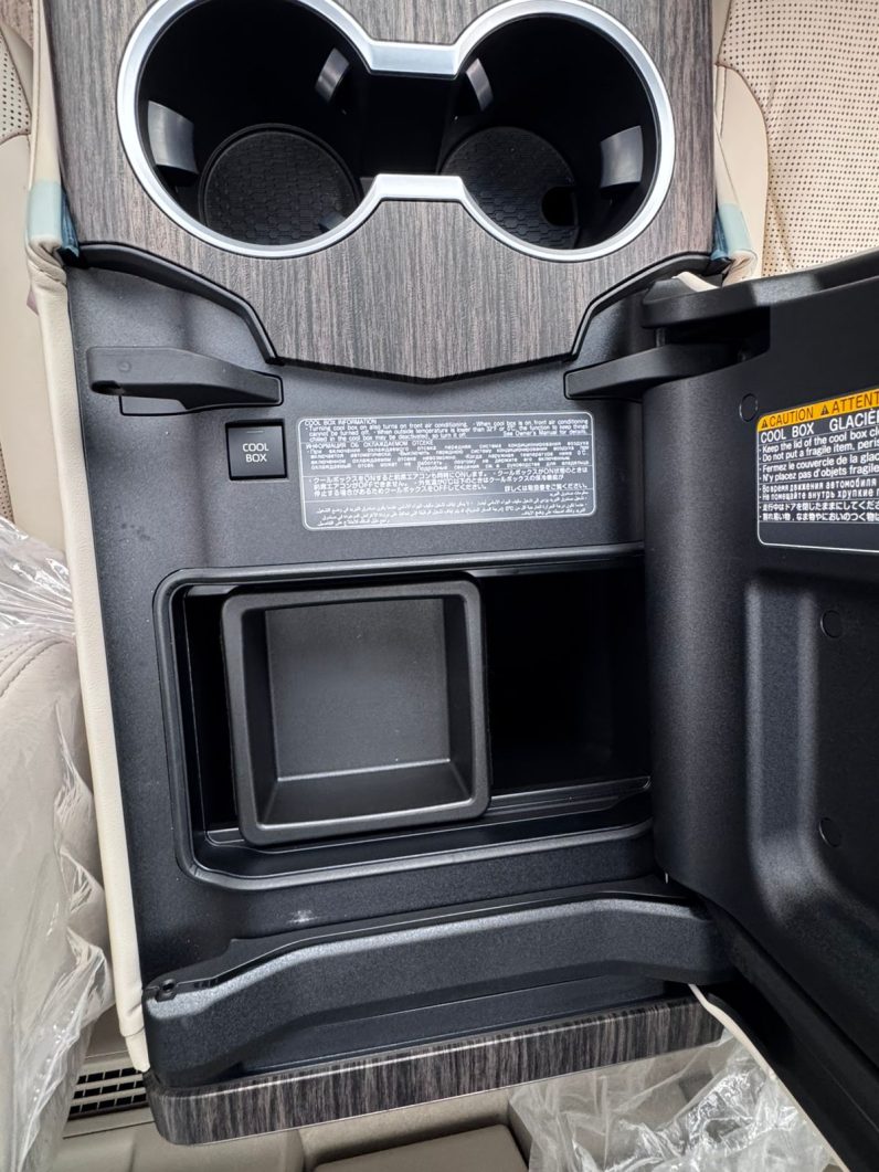 
								Toyota Land Cruiser LC300 ZX full									