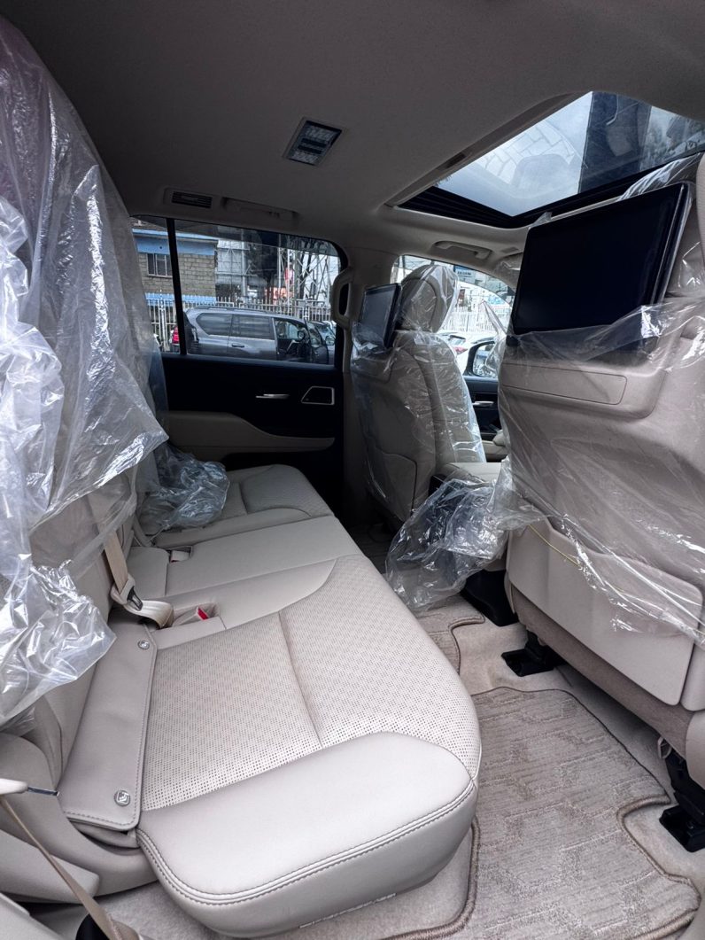 
								Toyota Land Cruiser LC300 ZX full									