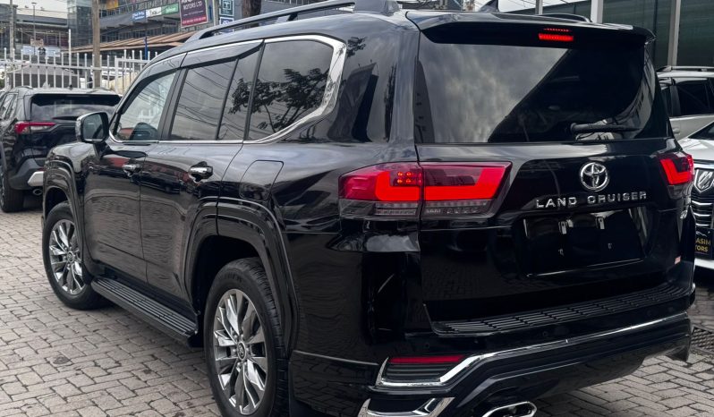 
								Toyota Land Cruiser LC300 ZX full									