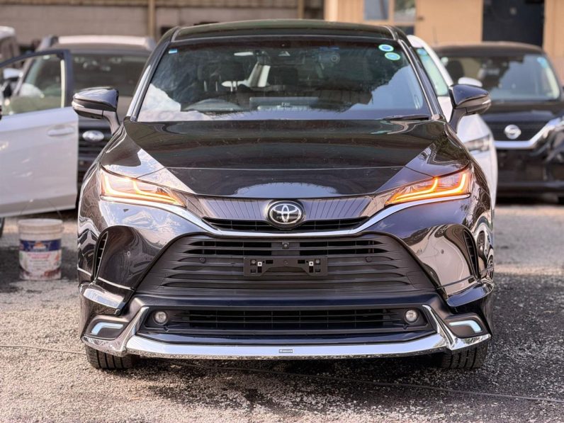 
								Toyota Harrier Z Premium full									