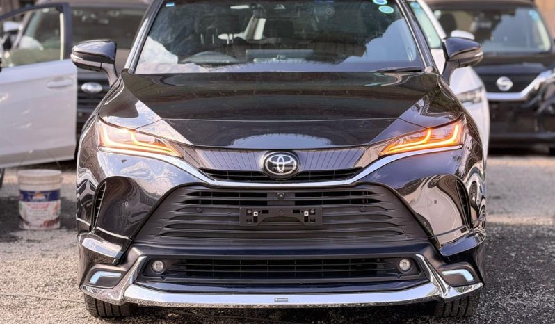 
								Toyota Harrier Z Premium full									