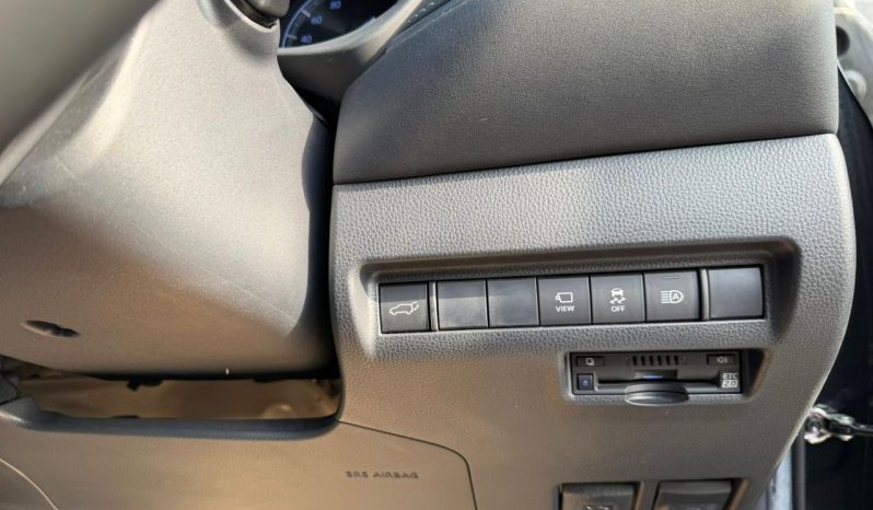 
								Toyota Harrier Z Premium full									