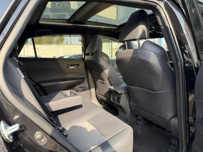 
								Toyota Harrier Z Premium full									
