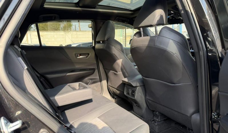 
								Toyota Harrier Z Premium full									