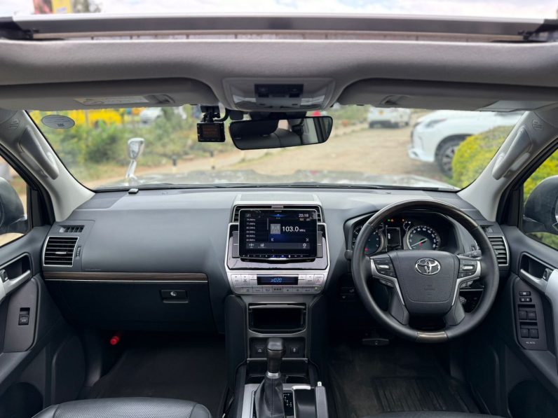 
								Toyota landcruiser prado TXL full									