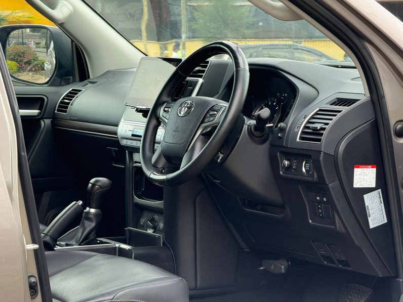 
								Toyota landcruiser prado TXL full									