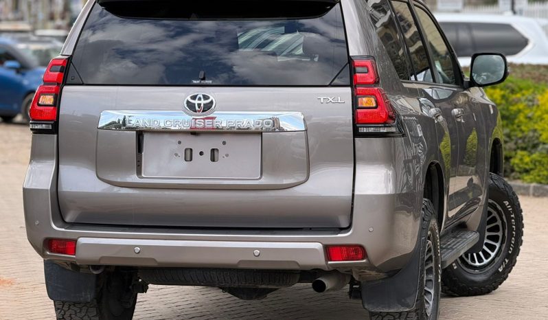 
								Toyota landcruiser prado TXL full									