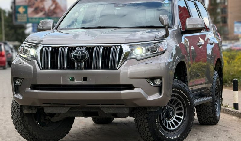 
								Toyota landcruiser prado TXL full									