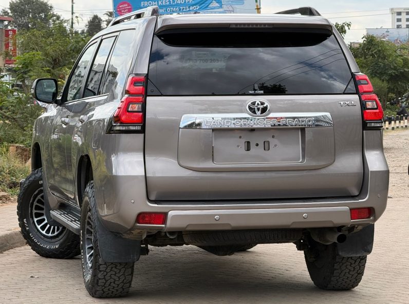 
								Toyota landcruiser prado TXL full									