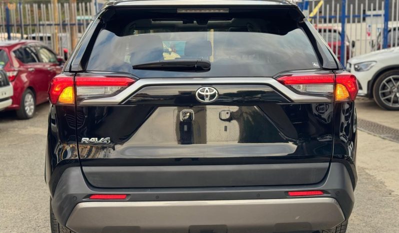 
								TOYOTA RAV4 full									