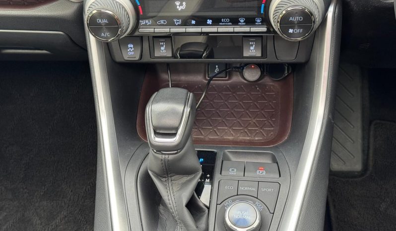 
								TOYOTA RAV4 full									