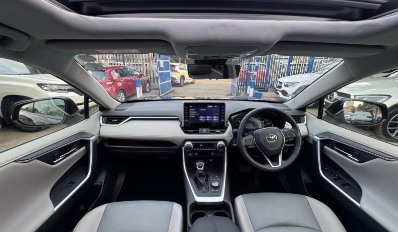 
								TOYOTA RAV4 full									
