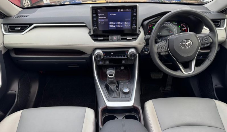 
								TOYOTA RAV4 full									