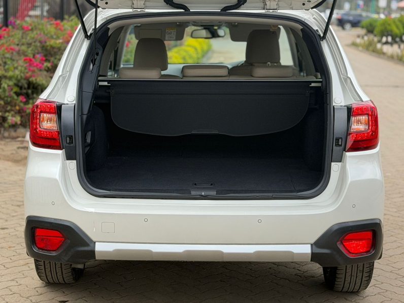 
								Subaru Outback full									