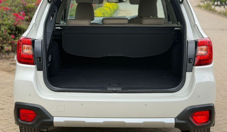 
								Subaru Outback full									