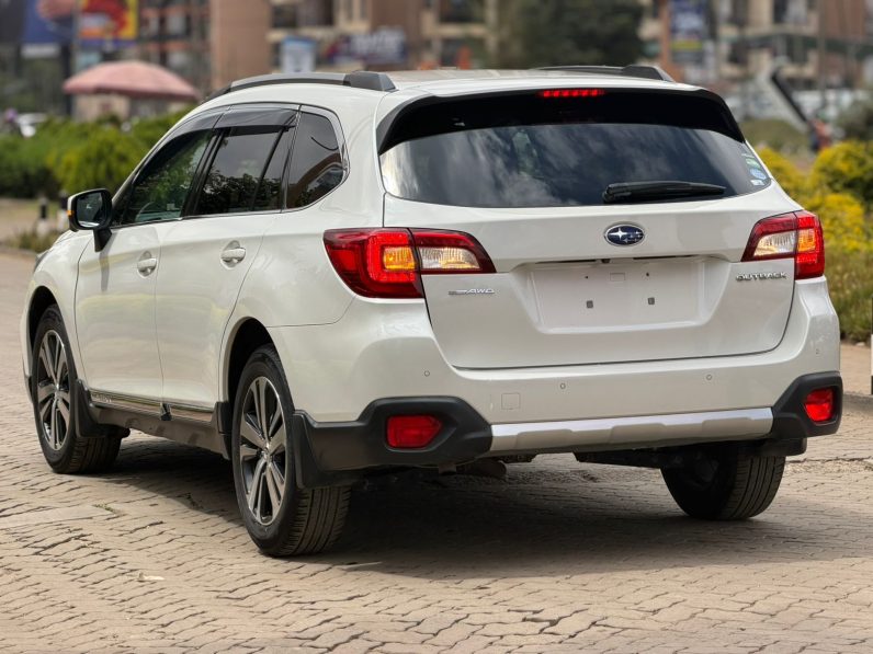
								Subaru Outback full									