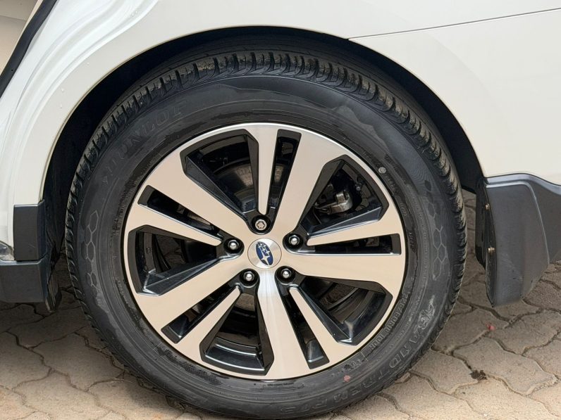 
								Subaru Outback full									