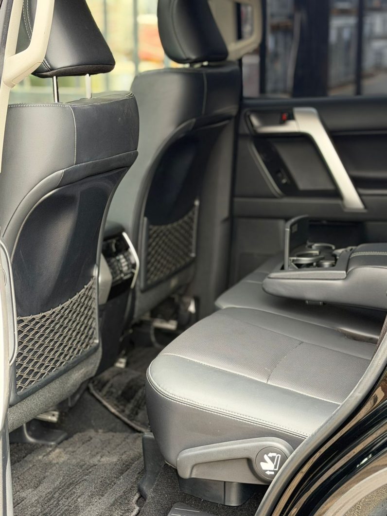 
								Toyota Prado  TX-L full									