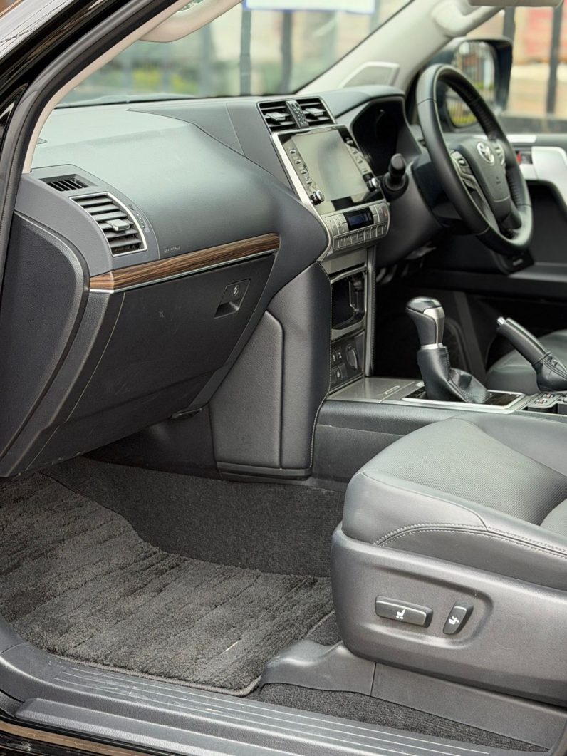 
								Toyota Prado  TX-L full									
