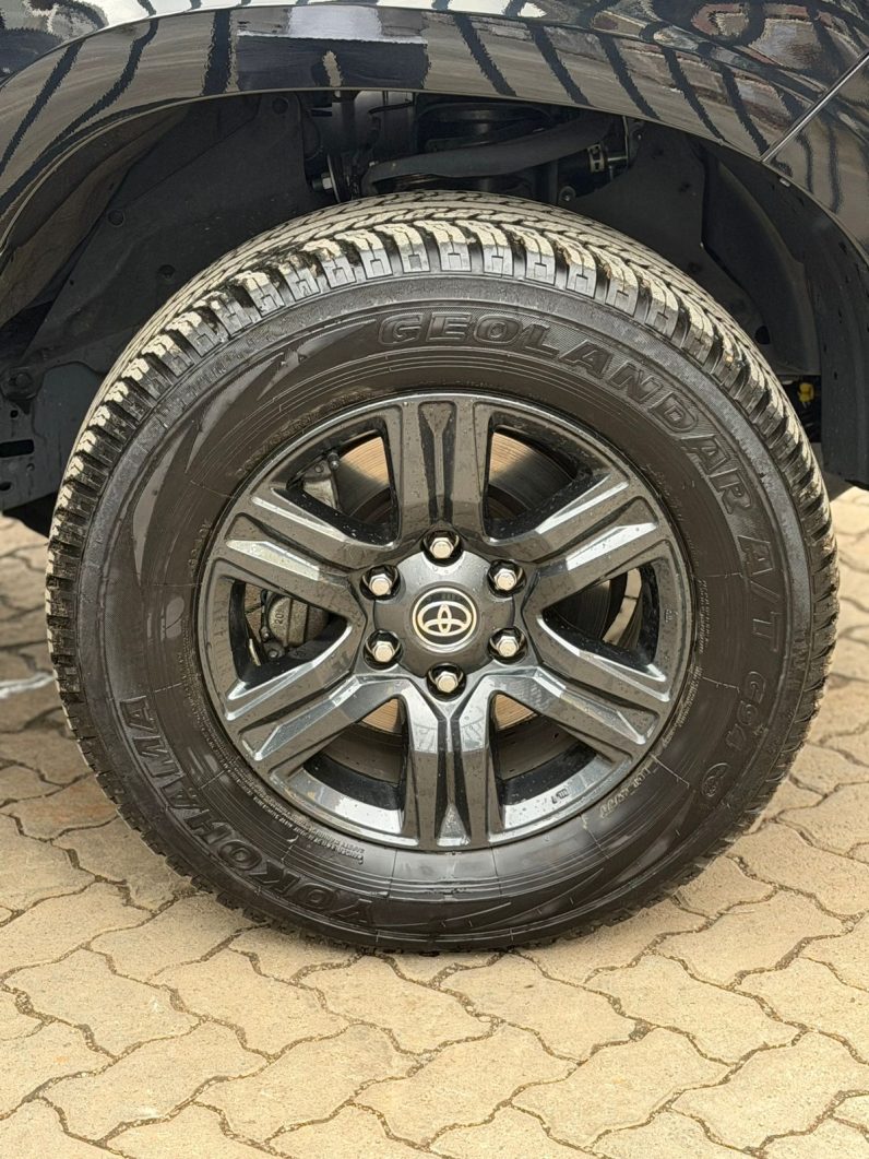 
								Toyota Prado  TX-L full									