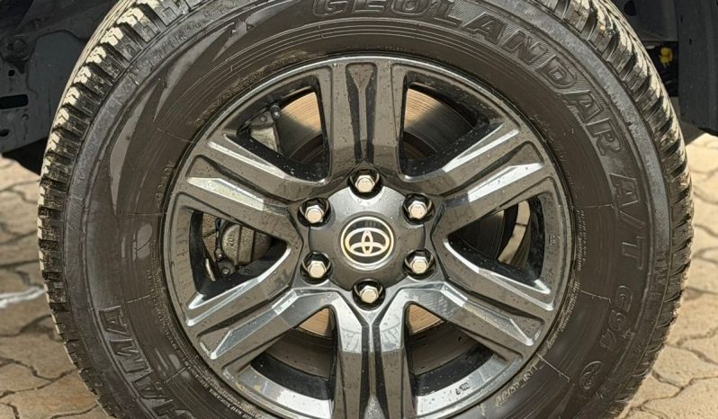 
								Toyota Prado  TX-L full									