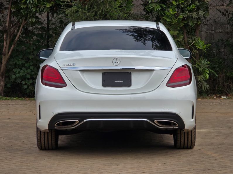
								MERCEDES-BENZ C200 full									