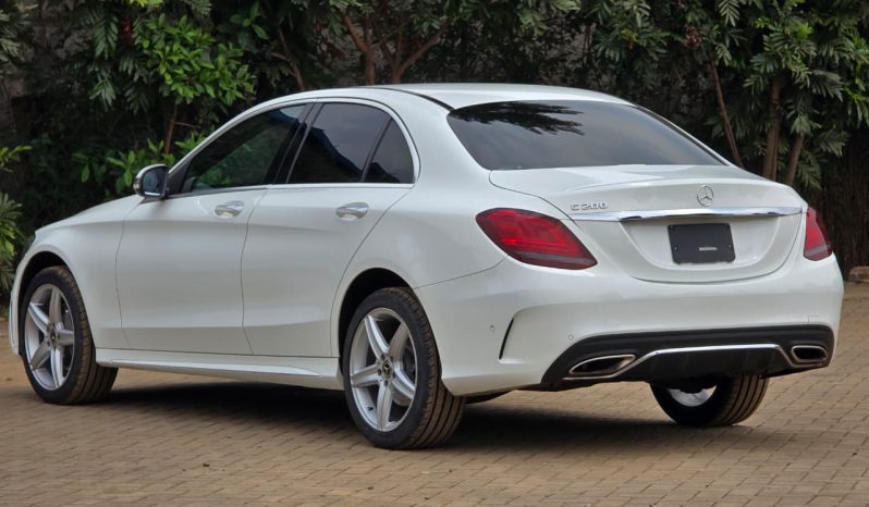 
								MERCEDES-BENZ C200 full									