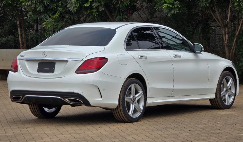 
								MERCEDES-BENZ C200 full									