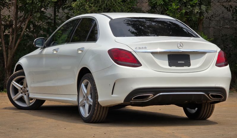 
								MERCEDES-BENZ C200 full									
