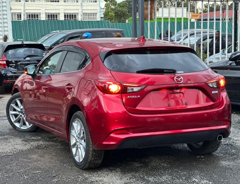 
								MAZDA AXELA full									