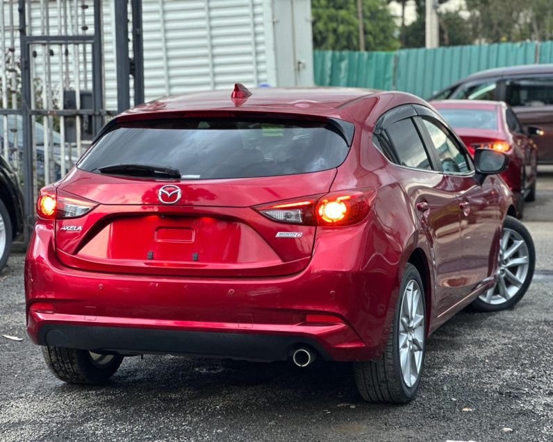 
								MAZDA AXELA full									