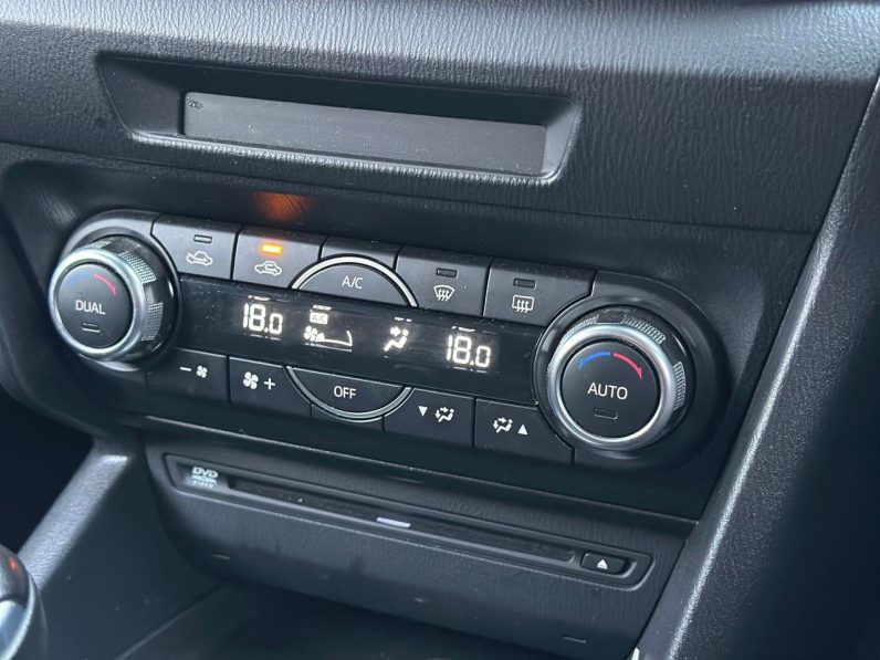 
								MAZDA AXELA full									