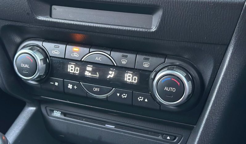
								MAZDA AXELA full									