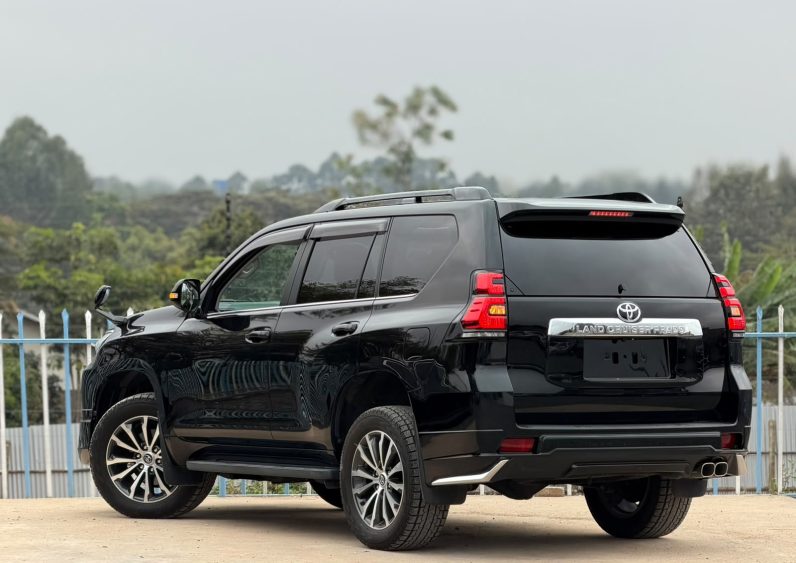 
								TOYOTA LAND CRUISER PRADO TXL full									