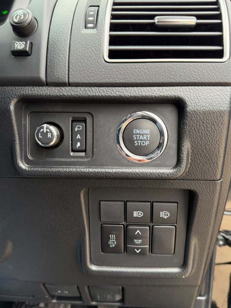 
								TOYOTA LAND CRUISER PRADO TXL full									
