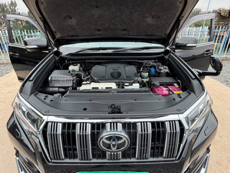 
								TOYOTA PRADO full									