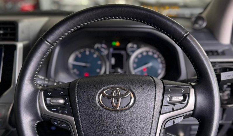 
								TOYOTA LAND CRUISER PRADO full									
