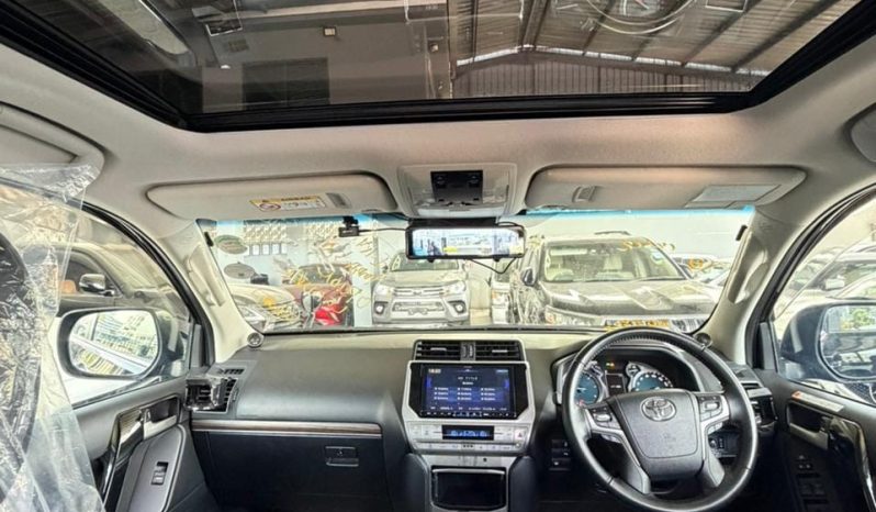 
								TOYOTA LAND CRUISER PRADO full									