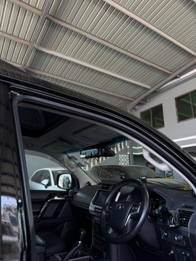 
								TOYOTA LAND CRUISER PRADO full									